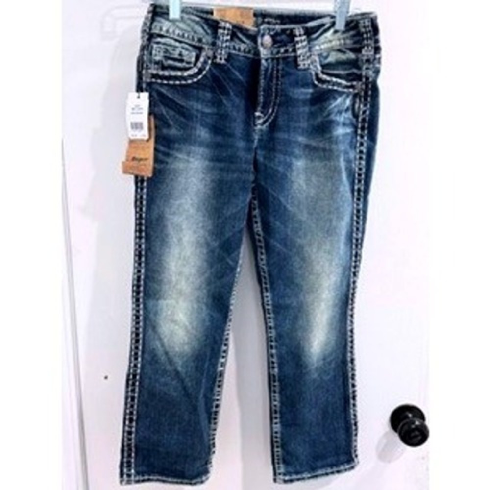 NWT Silver Jeans Co Suki Mid Rise Capri Jeans W29 Thick Stitch Embroidered Denim